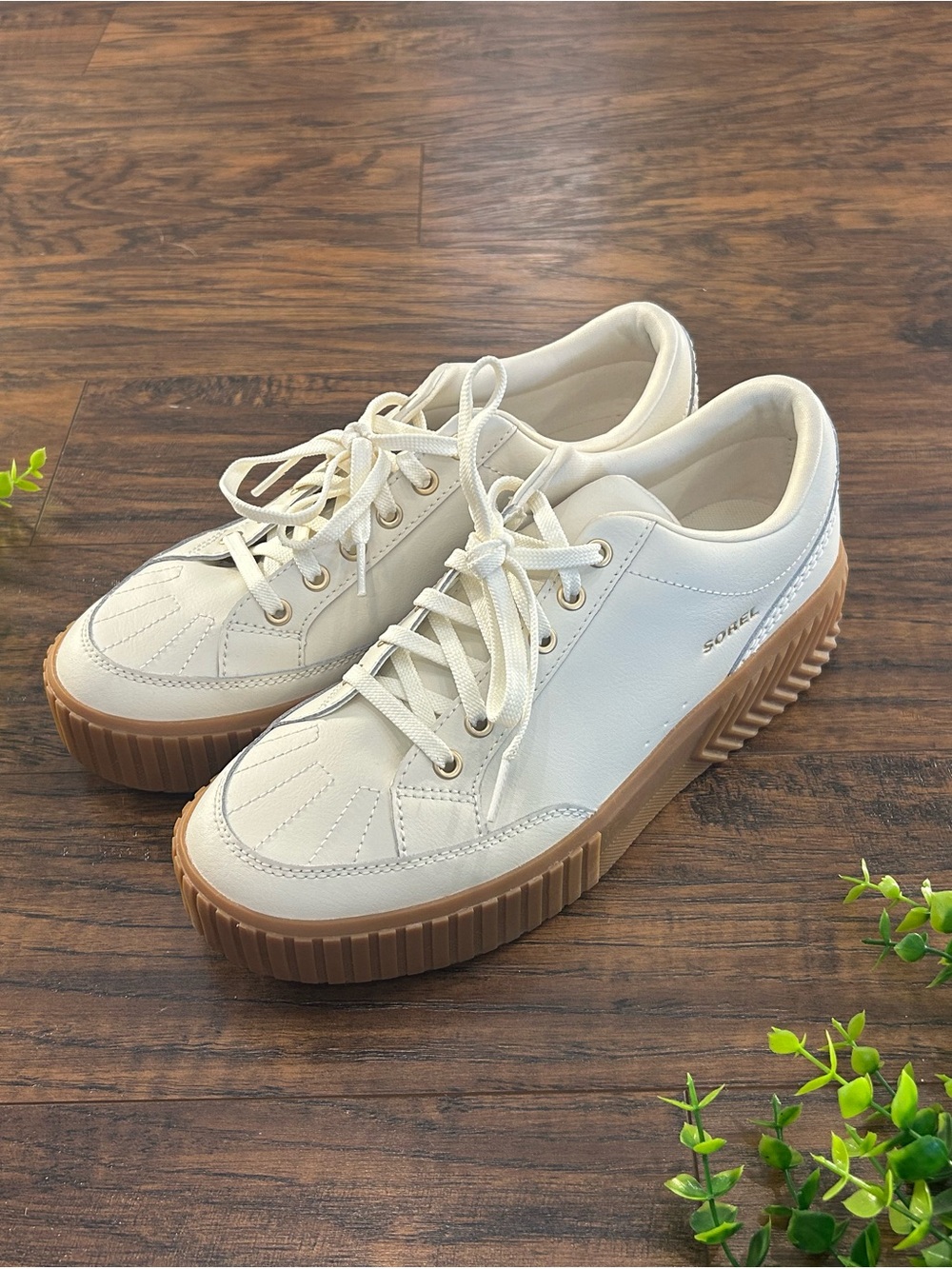 SOREL Women’s ONA Ave Low Sneakers Cream Leather Platform Gum Sole Size 11